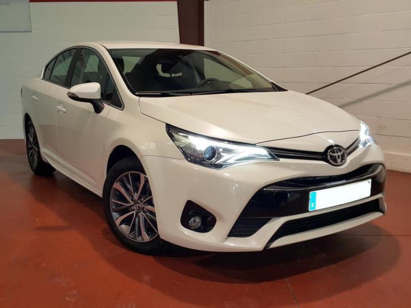 Liquidaci�n Toyota Avensis 140cv Nuevo 18.950�* - Foto